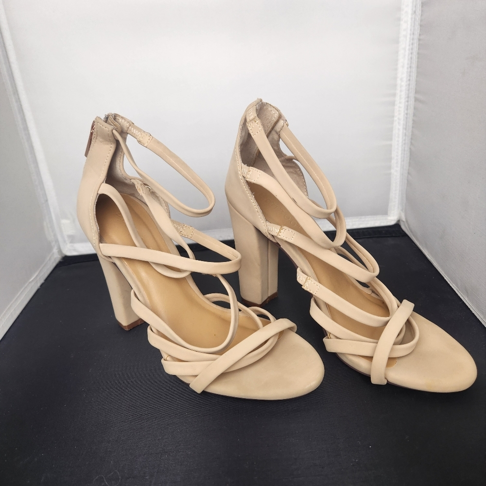 Bamboo Suede Zip Back Women's Size 6 Strapped Design Modern Style